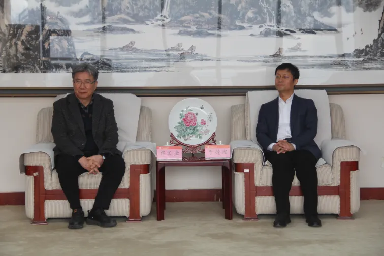 Shandong LANO teeb koostööd professor KWAK, Ph.D. Moon Kyu ja esindaja Liang Tonghoga Dongguki ülikoolist Lõuna-Koreast, et viia läbi vahetusi ja koostööd mürakontrolli valdkonnas Shandong Jianzhu ülikooliga